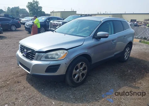 2013 Volvo Xc60 3.2 Premier z USA, uszkodzony, nr VIN YV4952DZXD2392571